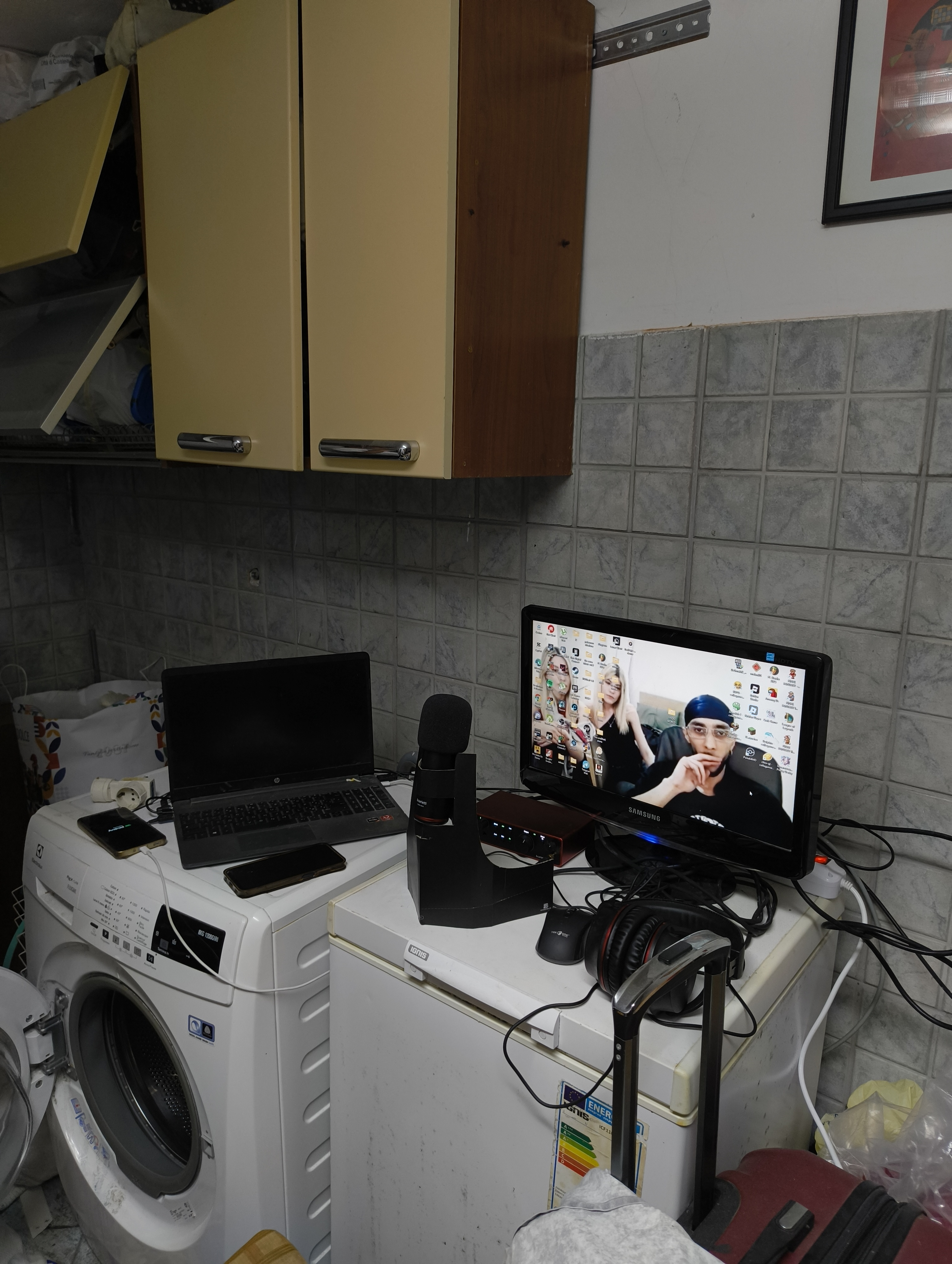 THE STUDIO